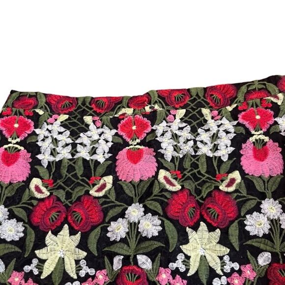 Lucy Paris NWOT Embroidered Floral Skirt - Picture 4 of 9